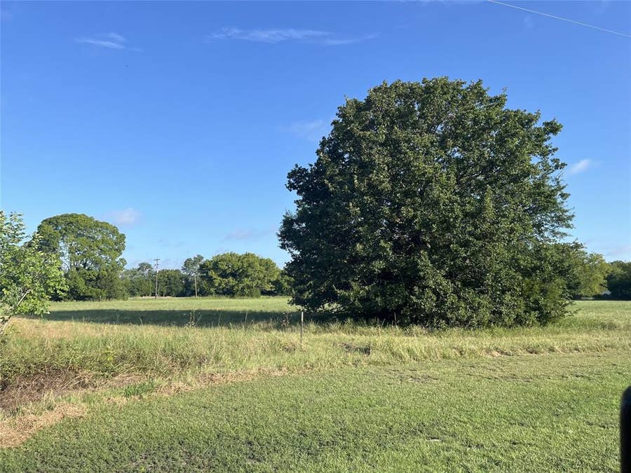 Property photo for 220 Tomahawk Drive, West Tawakoni, TX
