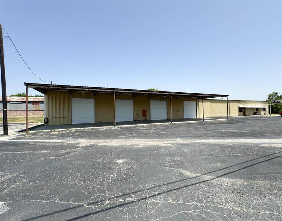 Property photo for 501 S Business 287, Decatur, TX