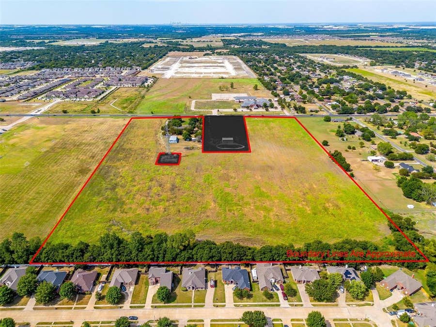 Property photo for 727 E Ovilla Road, Red Oak, TX