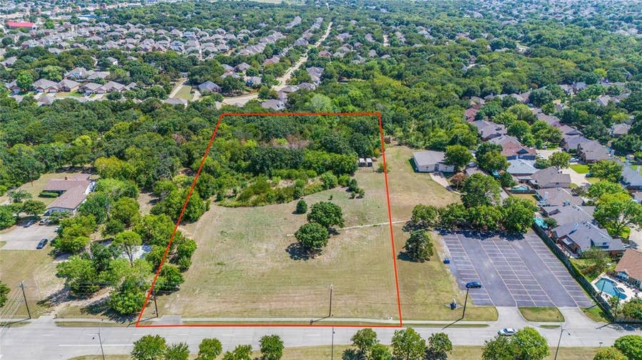 Property photo for 2120 W Sublett Road, Arlington, TX