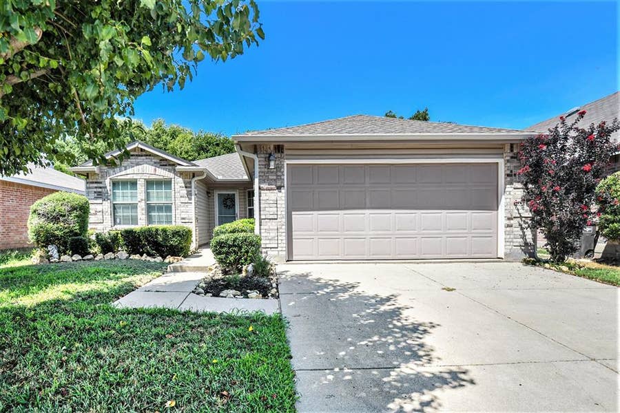 Property photo for 16645 Woodside Drive, Fort Worth, TX