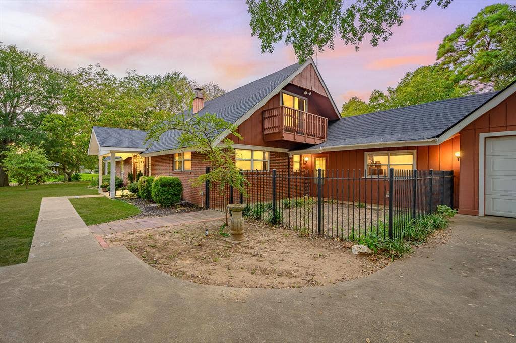 123 Goodknight Ranch Road, Trinidad, TX 75163