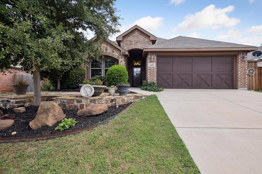 Property photo for 3933 Winter Springs Drive, Fort Worth, TX
