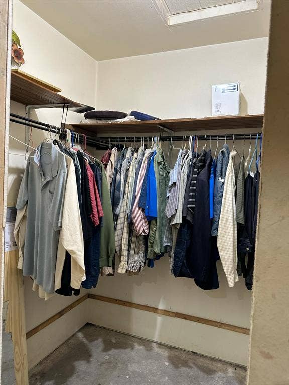 11420 County Road 420, Tyler, TX 75704 View of spacious closet