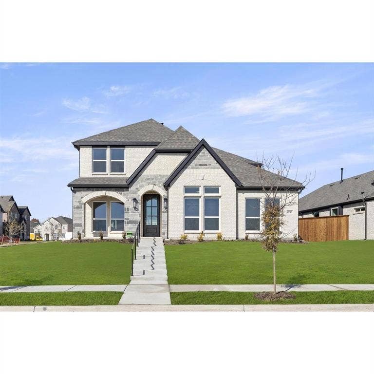 Property photo for 12707 Meadow Glen Trail, Rowlett, TX