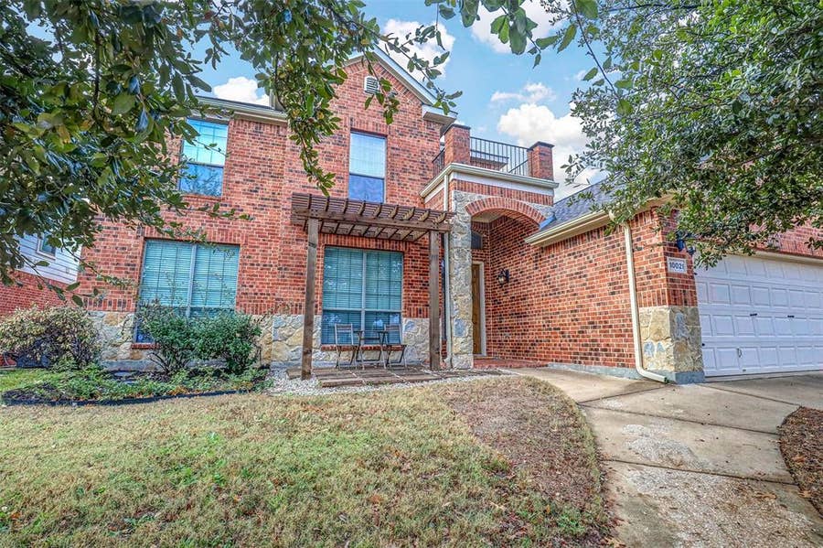 Property photo for 10021 Waverly Lane, Fort Worth, TX
