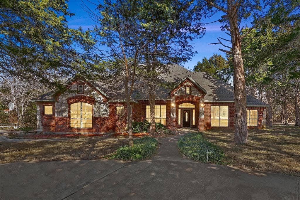 3421 Mindy Lane, Midlothian, TX 76065 3421 Mindy Lane, Midlothian, TX 76065