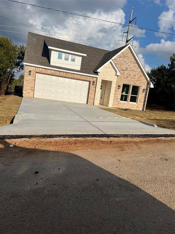 Property photo for 5829 Black Pine Circle, Granbury, TX