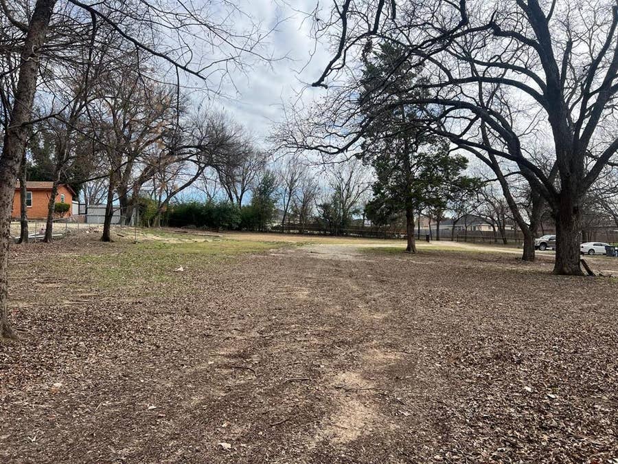 Property photo for 341 Cheshier Road, Lancaster, TX