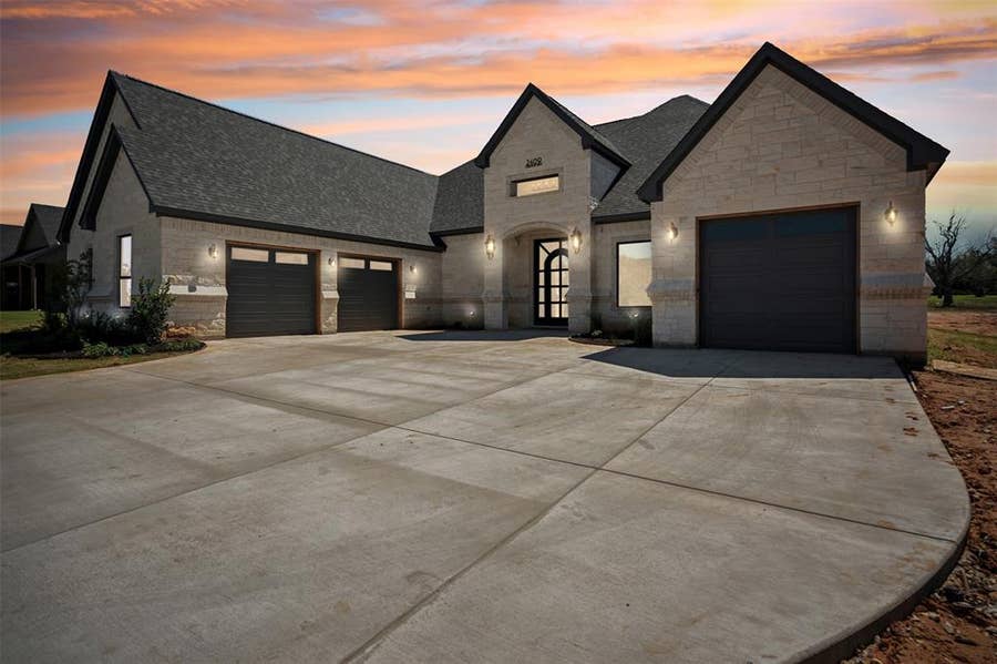 Property photo for 2409 Candlestick Drive, Granbury, TX