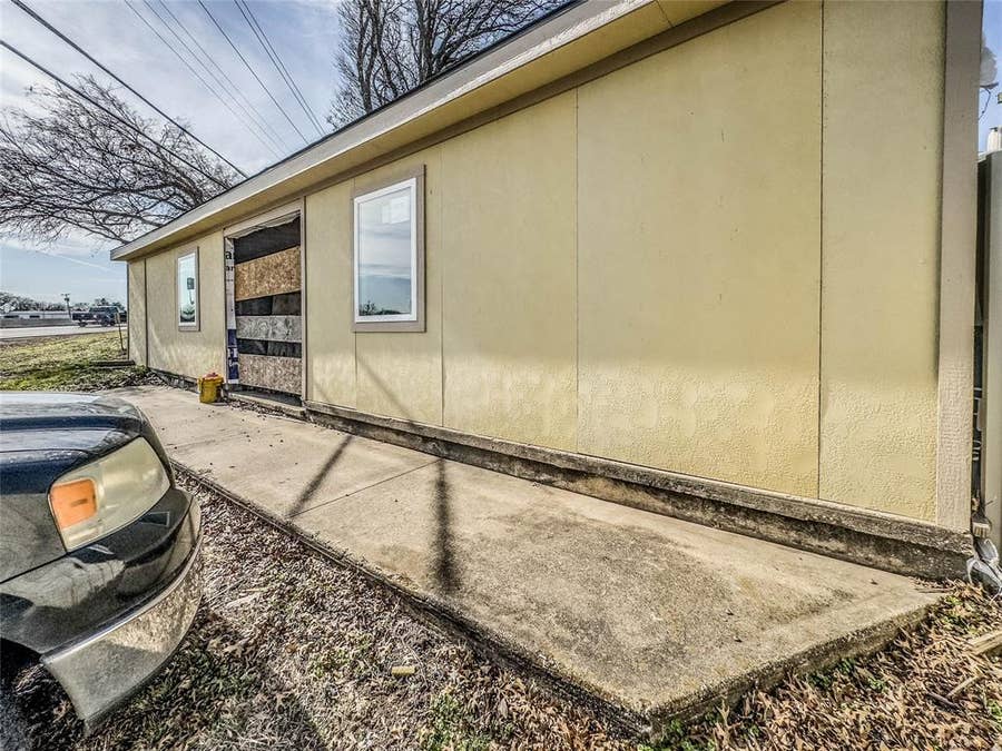 Property photo for 719 E Highway 67, Duncanville, TX