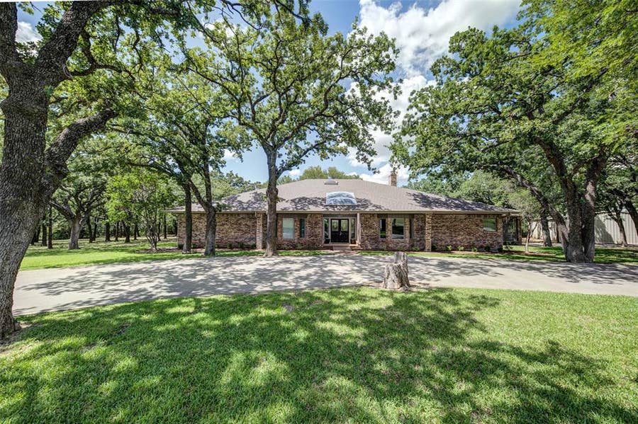 Property photo for 1521 Old Reunion Road, Decatur, TX