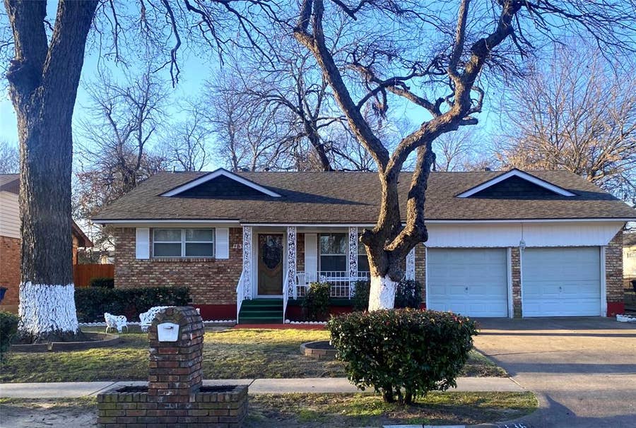 Property photo for 1136 E Five Mile Parkway, Dallas, TX