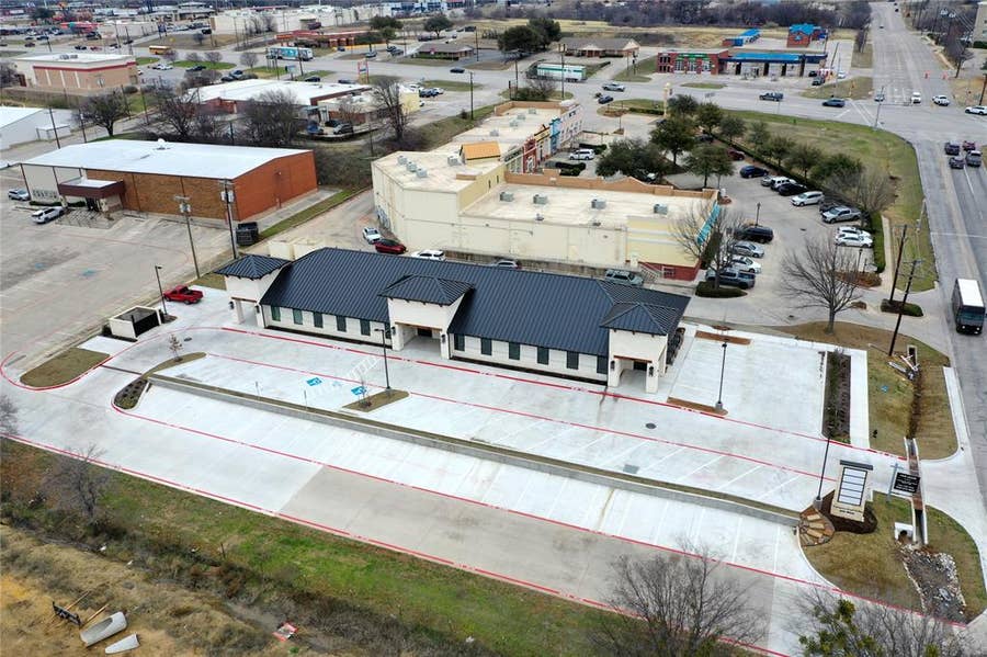 Property photo for 900 W Thompson Street, Decatur, TX