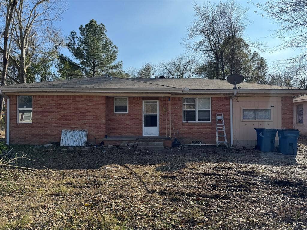 121 W Clinton Avenue, Athens, TX 75751 121 W Clinton Avenue, Athens, TX 75751