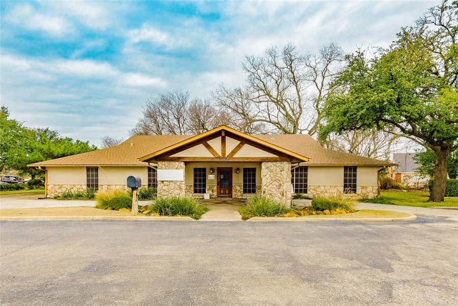 Property photo for 7617 Lakeview Parkway, Rowlett, TX