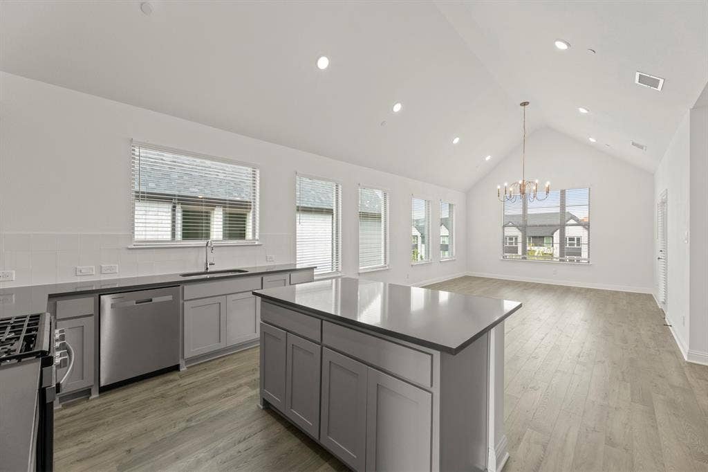 2543 Brunswick Way, Allen, TX 75013 15. 2543 Brunswick - Kitchen (3)