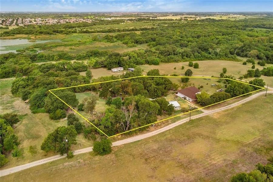 Property photo for 6825 Chiesa Road, Rowlett, TX