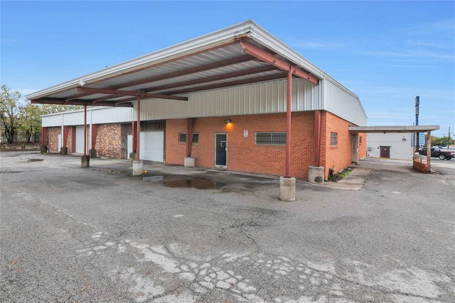 Property photo for 3325 Phoenix Drive, Fort Worth, TX