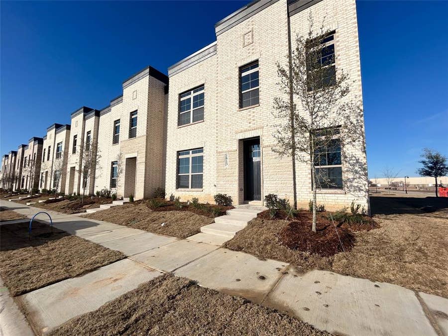 Property photo for 2909 Ali Drive, Waxahachie, TX