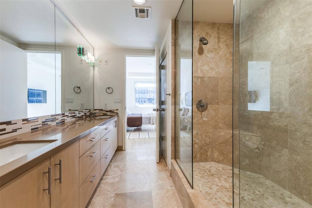 1505 Elm Street, #1004, Dallas, TX 75201 1505 Elm Street, #1004, Dallas, TX 75201