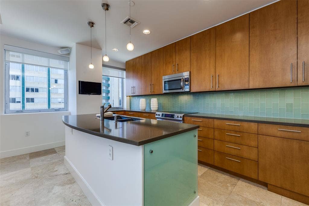 1505 Elm Street, #1004, Dallas, TX 75201 1505 Elm Street, #1004, Dallas, TX 75201