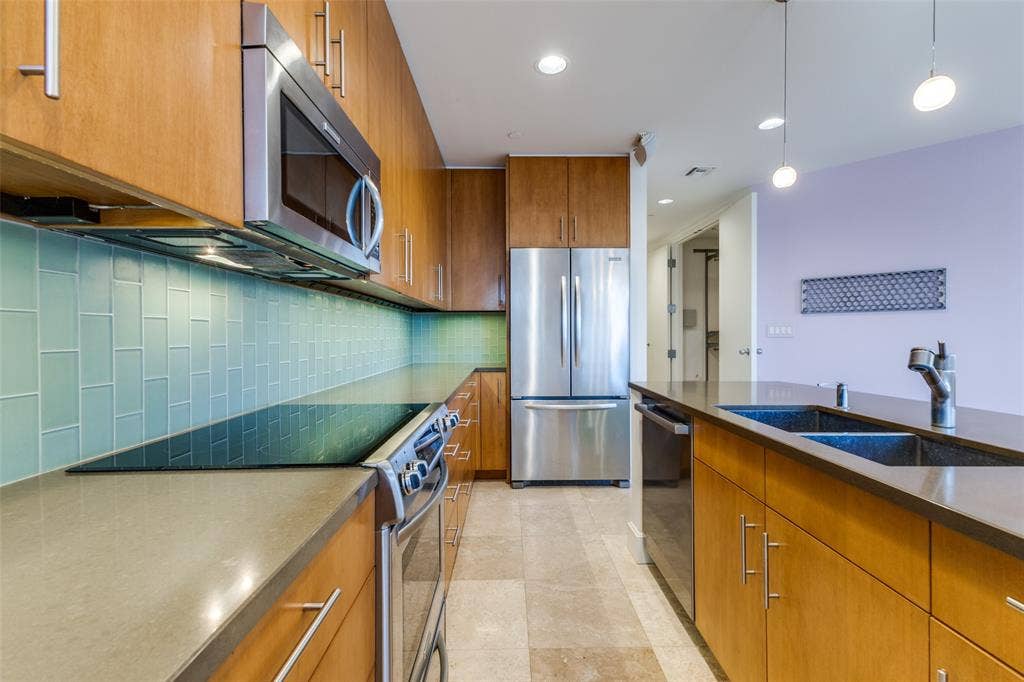 1505 Elm Street, #1004, Dallas, TX 75201 1505 Elm Street, #1004, Dallas, TX 75201