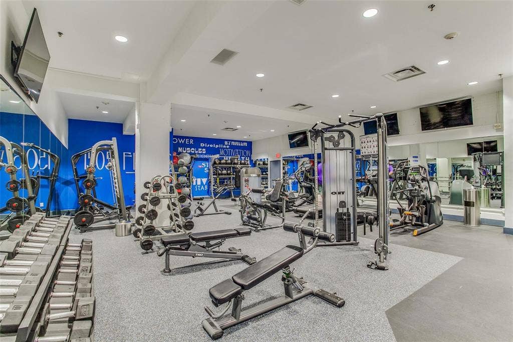 1505 Elm Street, #1004, Dallas, TX 75201 1505 Elm Street, #1004, Dallas, TX 75201