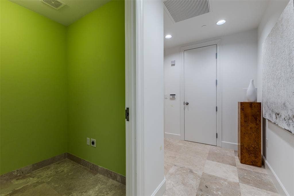 1505 Elm Street, #1004, Dallas, TX 75201 1505 Elm Street, #1004, Dallas, TX 75201