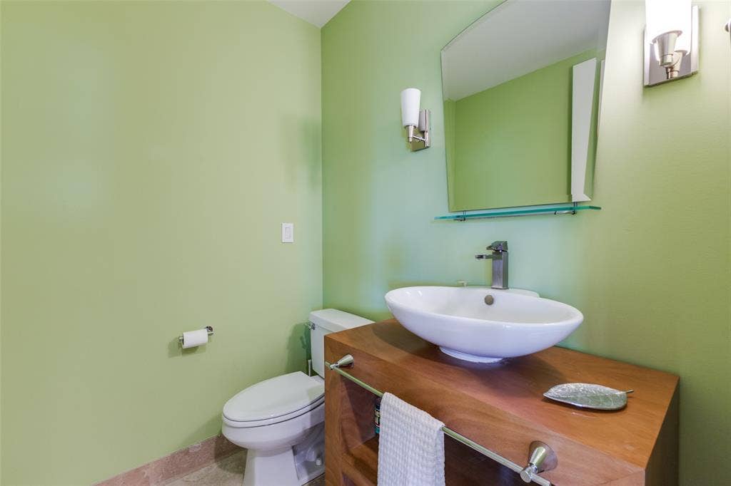 1505 Elm Street, #1004, Dallas, TX 75201 1505 Elm Street, #1004, Dallas, TX 75201