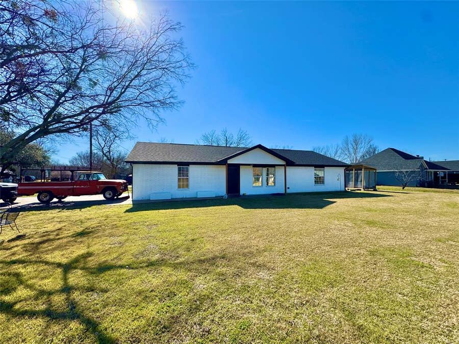 Property photo for 704 Shady Grove Court, Granbury, TX