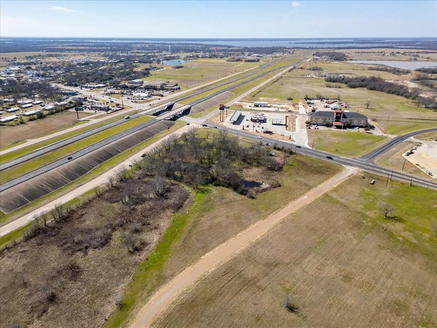 Property photo for 606 N 3rd Street, Mabank, TX