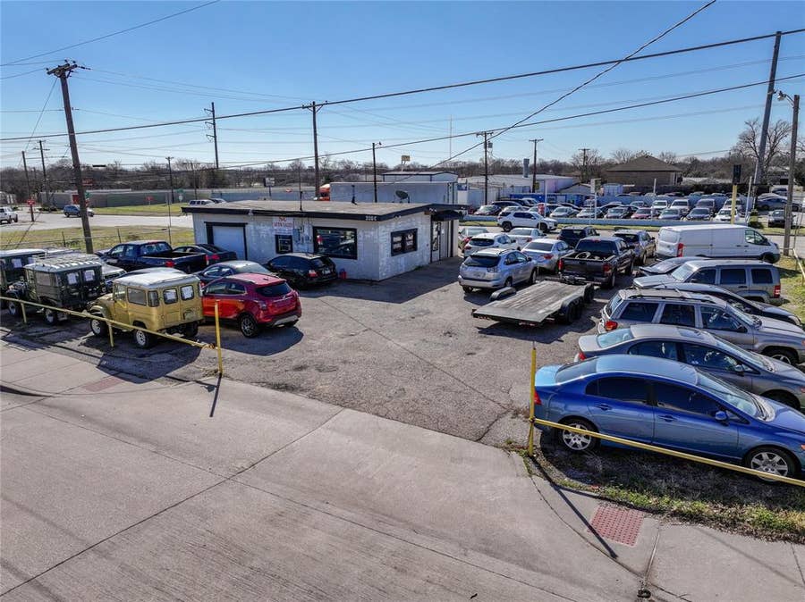 Property photo for 200 E Avenue A, Garland, TX