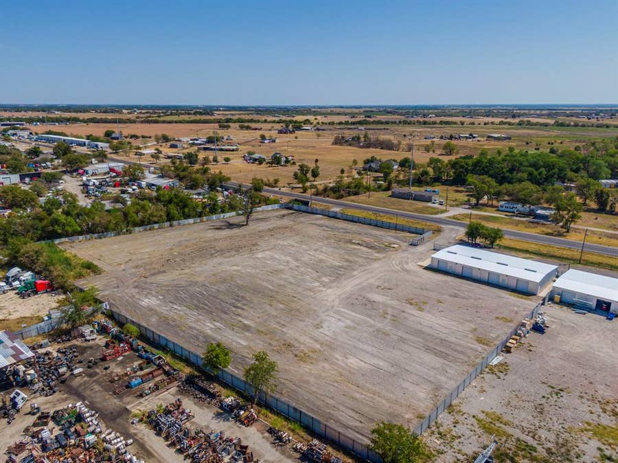Property photo for 3030 S Highway 77, Waxahachie, TX