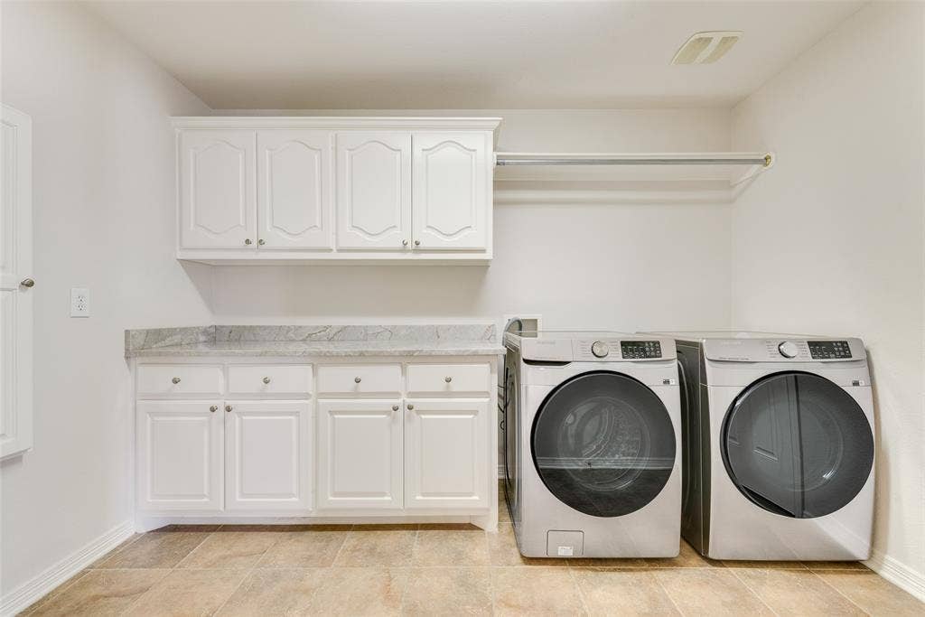 123 Crestpark Drive, #36, Cedar Hill, TX 75104 11x8 dedicated laundry room with built-in cabinets