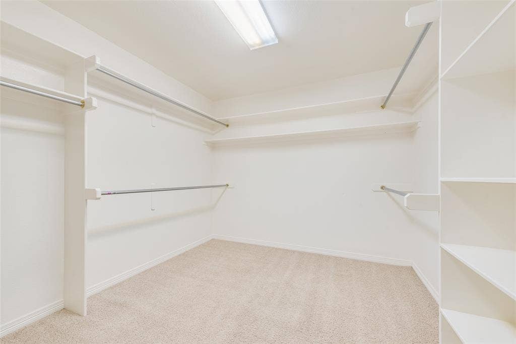 123 Crestpark Drive, #36, Cedar Hill, TX 75104 large walk-in closet
