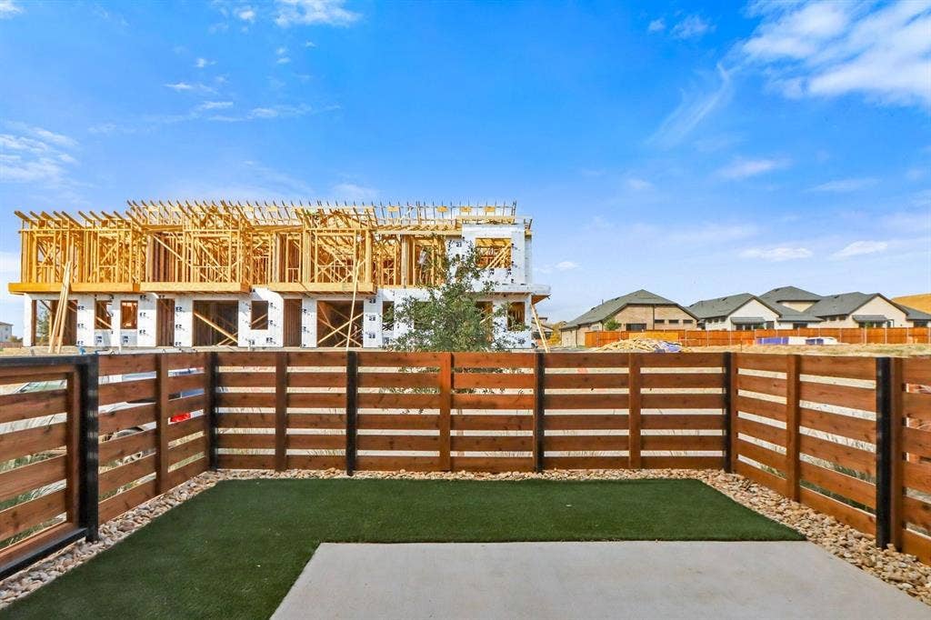 1427 Azalea Drive, Melissa, TX 75454 004-20241030-1427AzaleaDrive-Melissa-TX-75454-Pario.jpg-SMALL