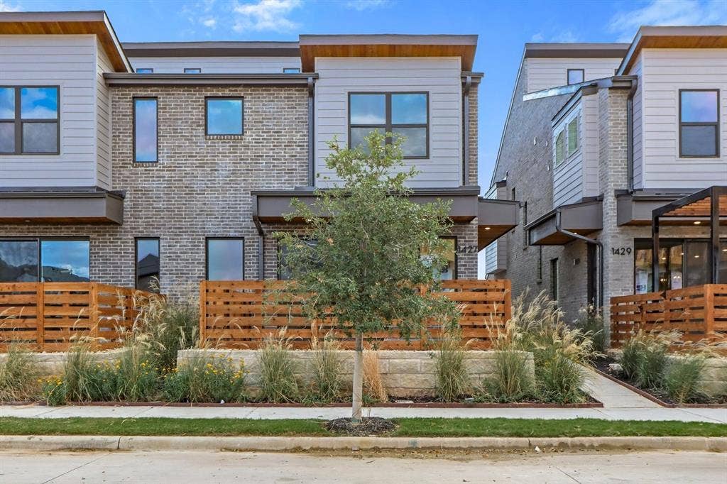 1427 Azalea Drive, Melissa, TX 75454 002-20241030-1427AzaleaDrive-Melissa-TX-75454-Exterior.jpg-SMALL