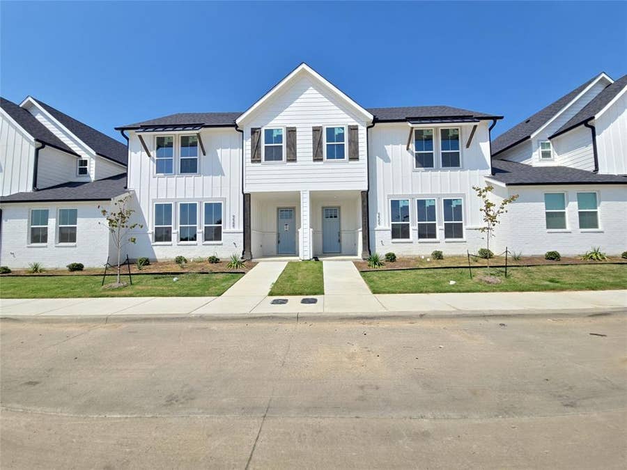 Property photo for 9569 Thorncrown Lane, Fort Worth, TX