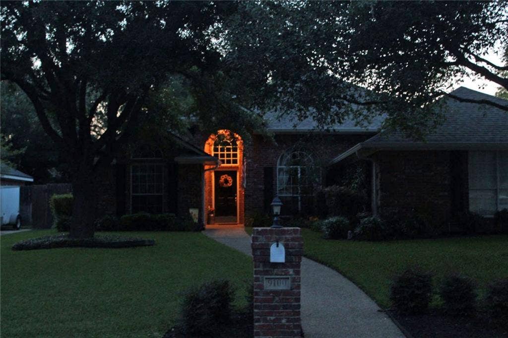 9100 Aspen Drive, Waco, TX 76712 9100 Aspen Drive, Waco, TX 76712