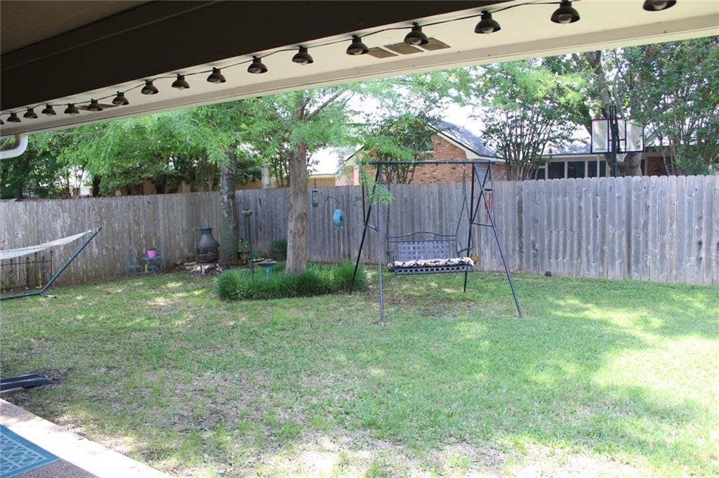 9100 Aspen Drive, Waco, TX 76712 9100 Aspen Drive, Waco, TX 76712