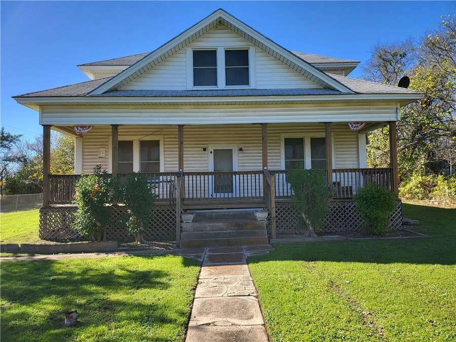 Property photo for 426 N Houston Street, Lorena, TX