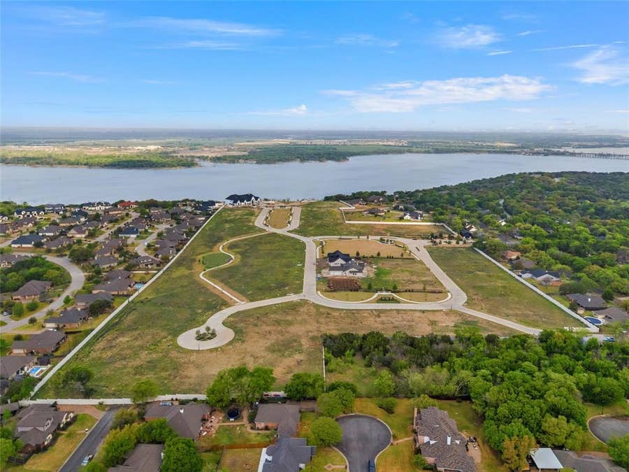 Property photo for 21 Pinehurst Drive, Woodway, TX