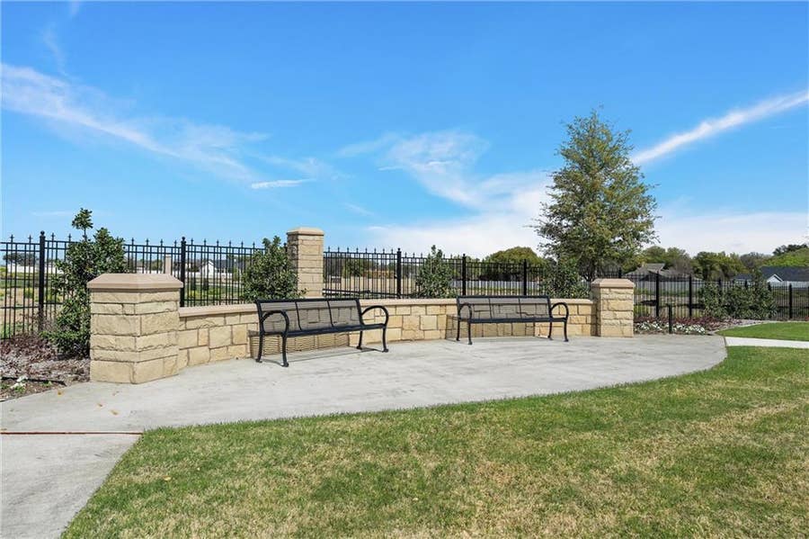 Property photo for 41 Turnberry Circle, Woodway, TX