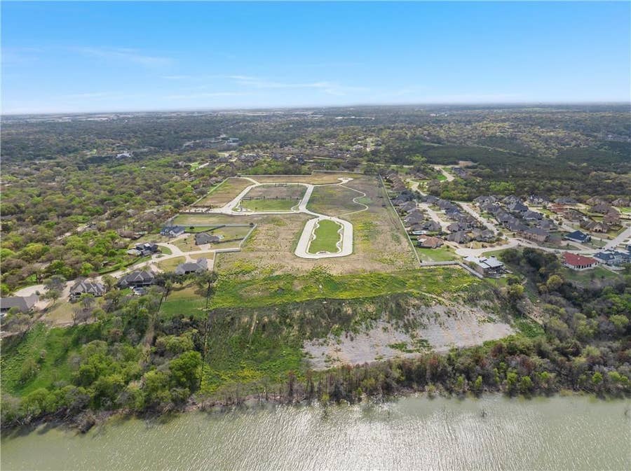 Property photo for 9 Pinehurst Drive, Woodway, TX