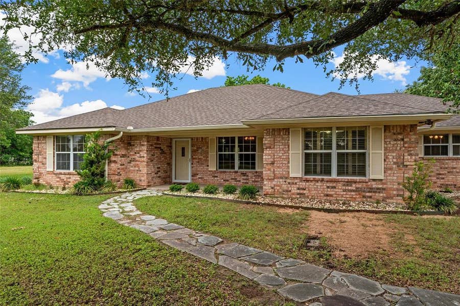 Property photo for 158 Old Tokio Road, West, TX