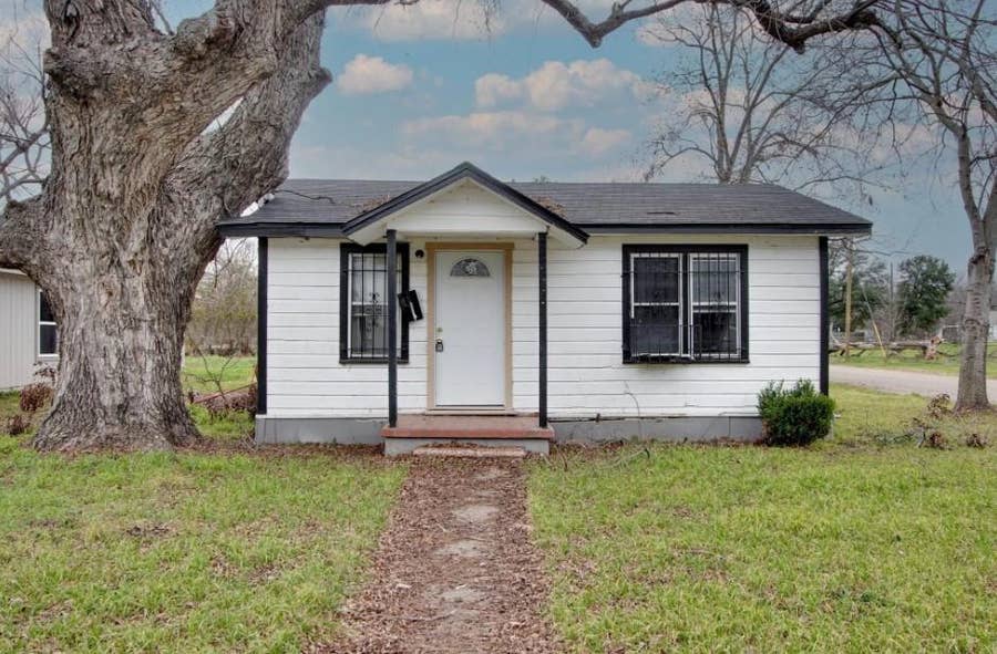Property photo for 1001 Calhoun Avenue, Waco, TX