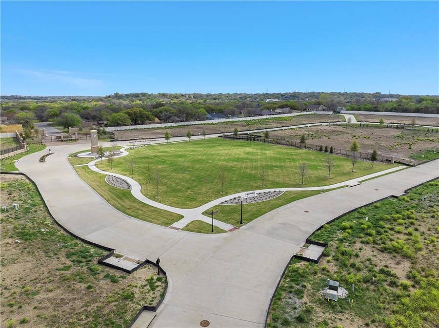 Property photo for 37 Pinehurst Drive, Woodway, TX