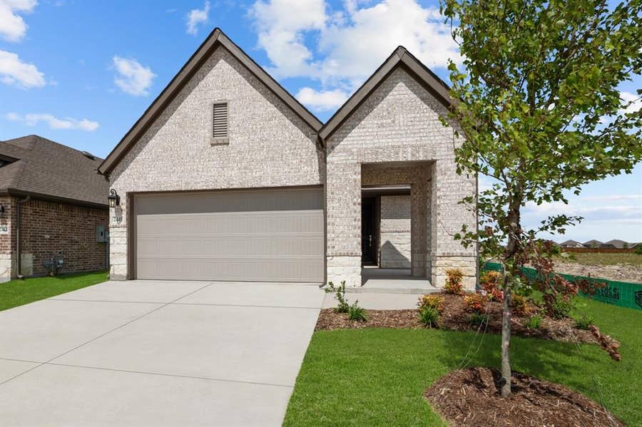 Property photo for 2445 Jackson Burn Drive, Royse City, TX