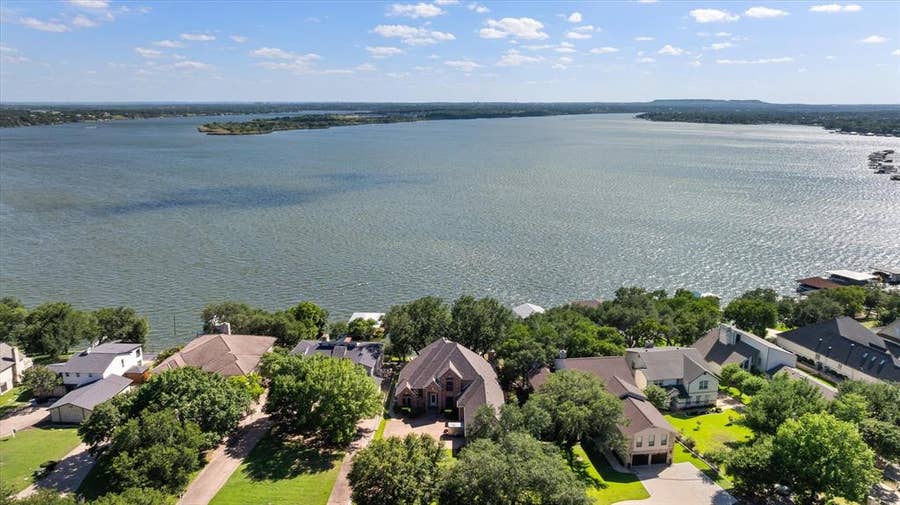 Property photo for 5202 Comanche Vista Trail, Granbury, TX